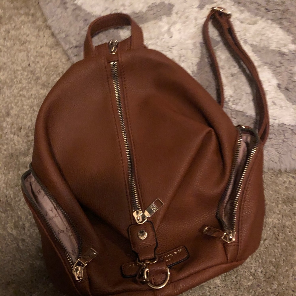 Back packet